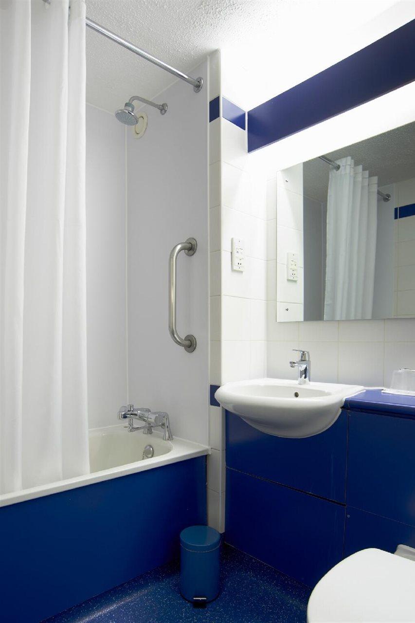 Travelodge Bedford Wyboston Exteriör bild