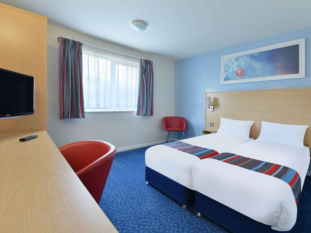 Travelodge Bedford Wyboston Rum bild