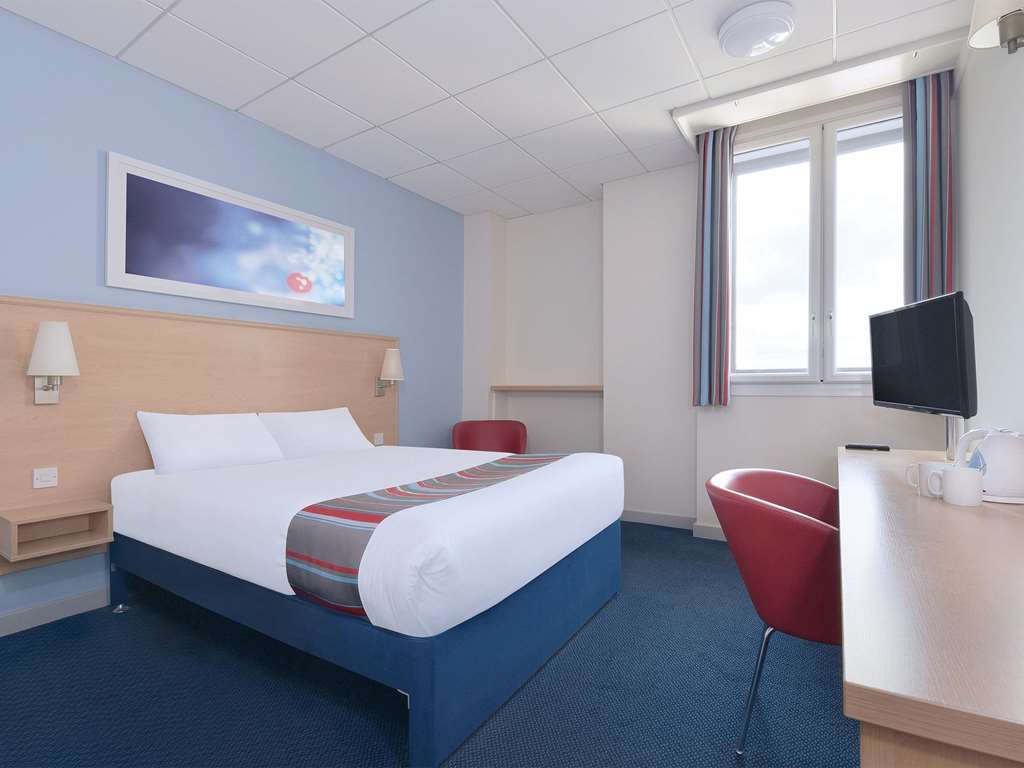 Travelodge Bedford Wyboston Rum bild